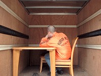 �g���b�N�ɐςݍ��񂾃e�[�u���ɍ��鎄