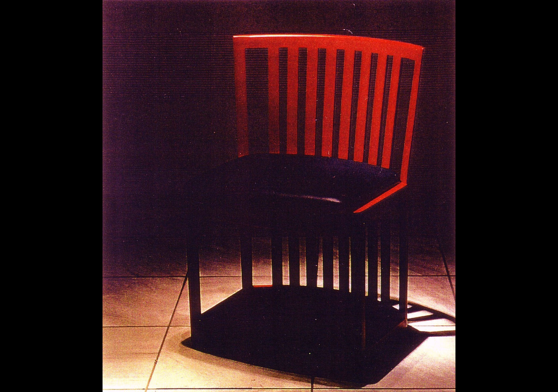 <b>Red Chair '88</b><br>ⓂCONDE HOUSE ⓅM.Fujituka