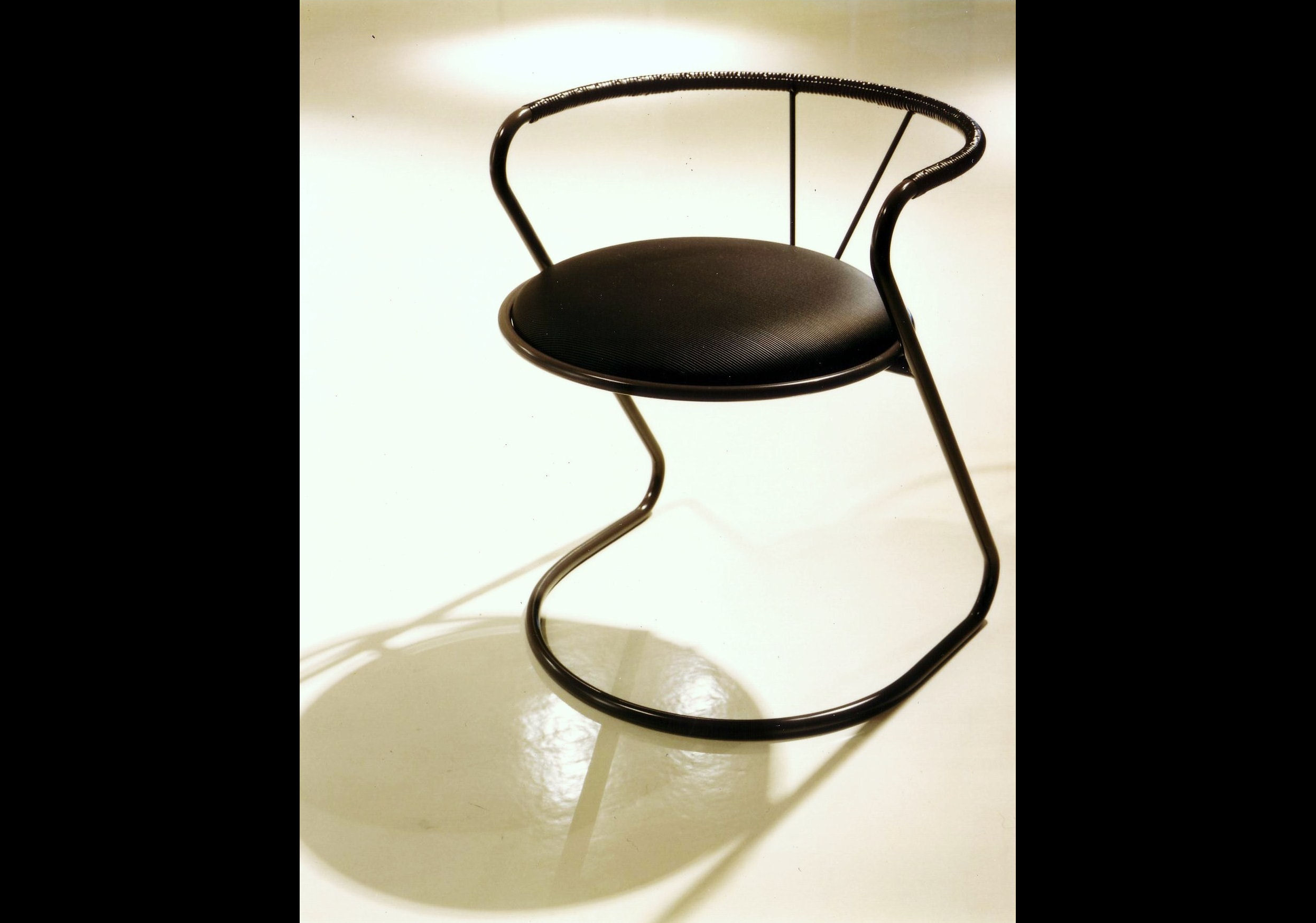 <b>Stacking Chair '85</b><br>ⓂIzumi ⓅY.Shiratori